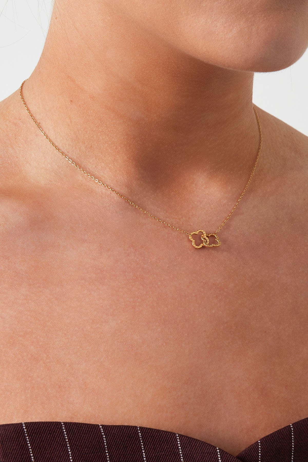 collier porte-bonheur lié