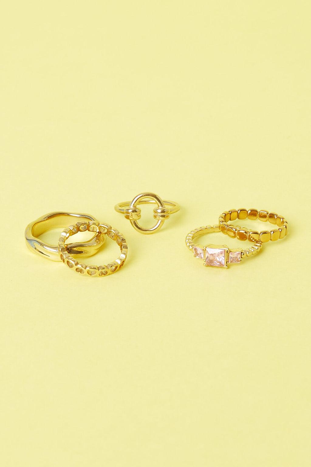 Bague minimaliste avec cercle