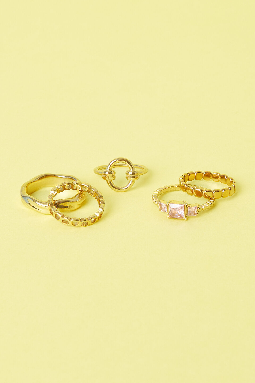 Bague minimaliste avec cercle