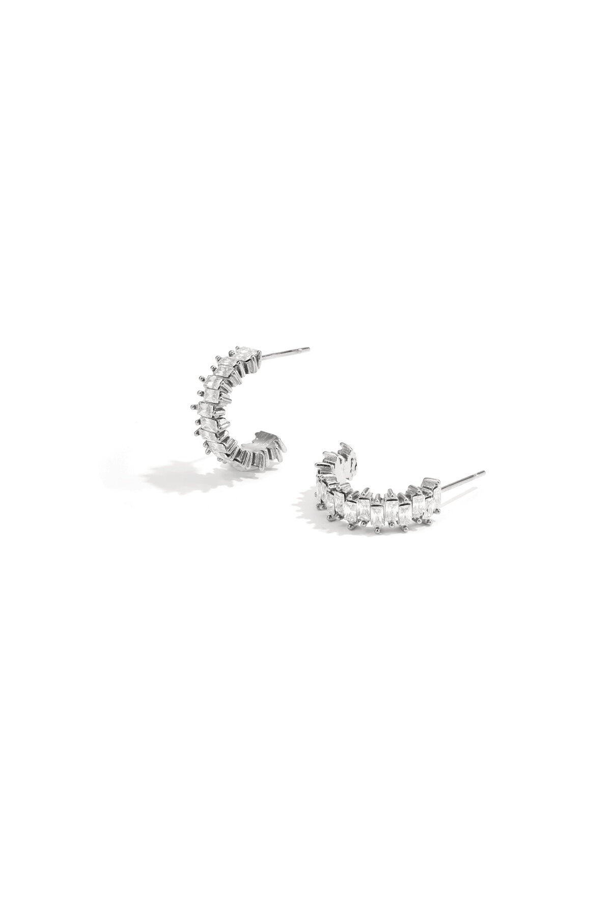 Boucles d'oreilles ornées de pierres en zigzag