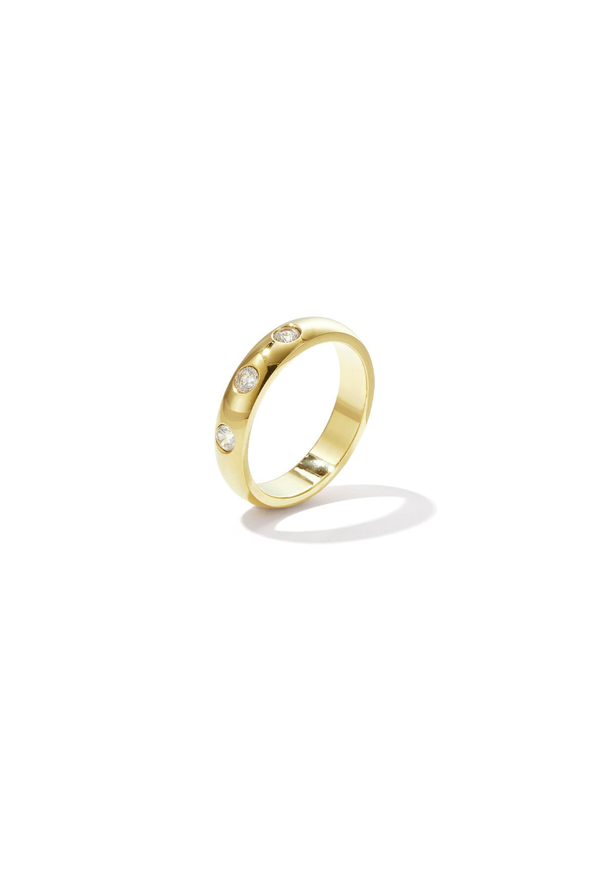 Bague imposante ornée de pierres