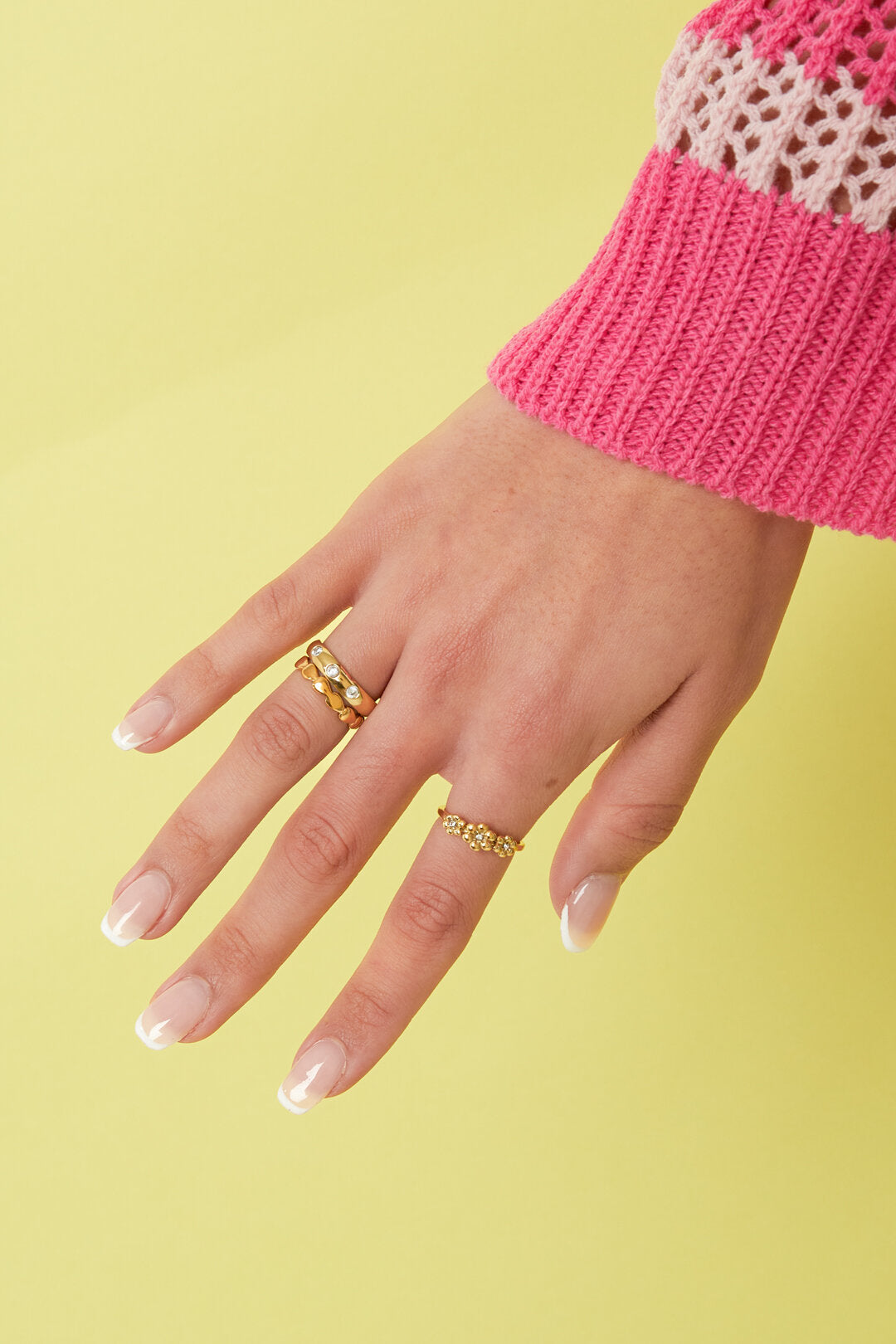 Bague imposante ornée de pierres