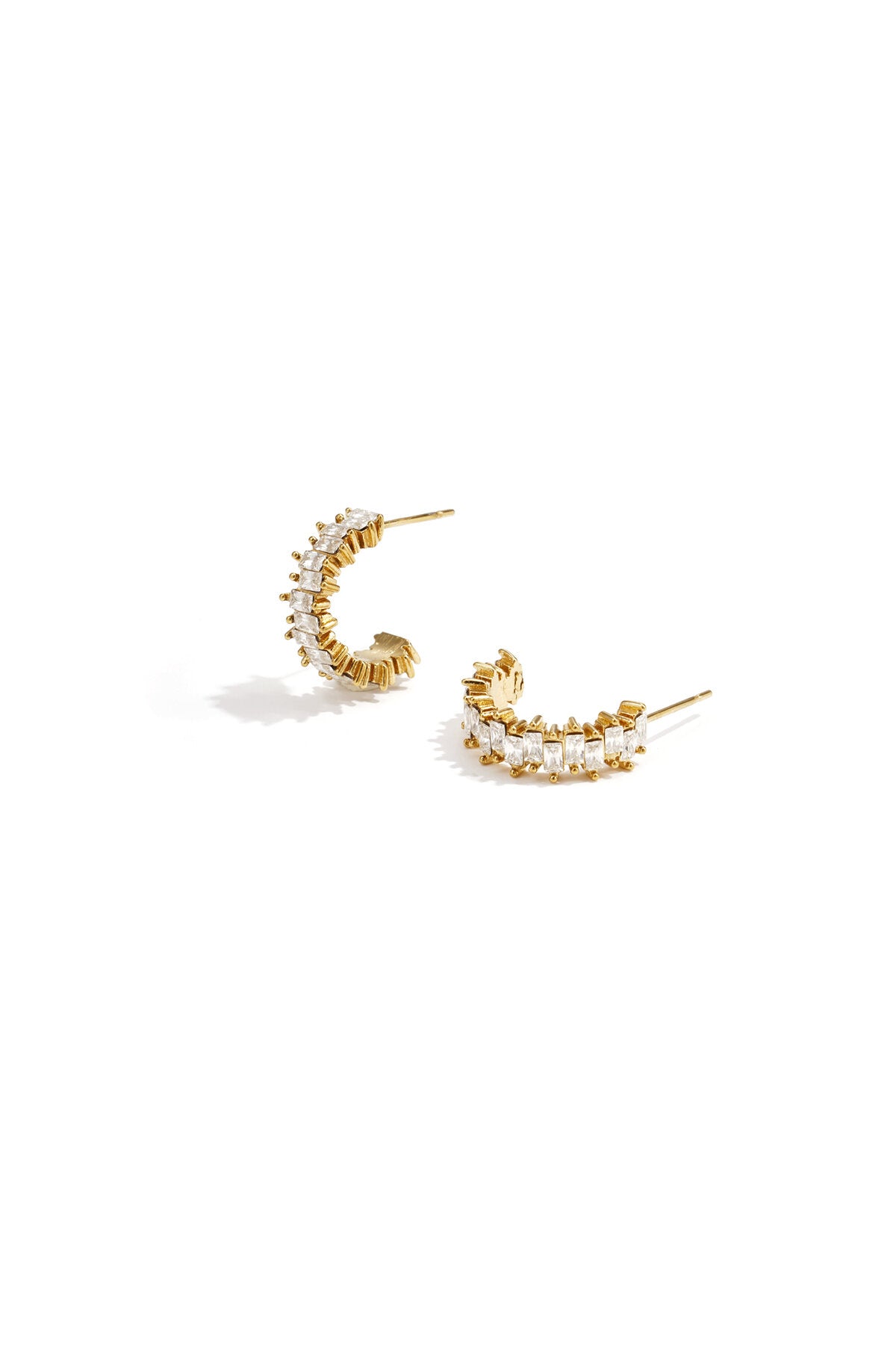 Boucles d'oreilles ornées de pierres en zigzag