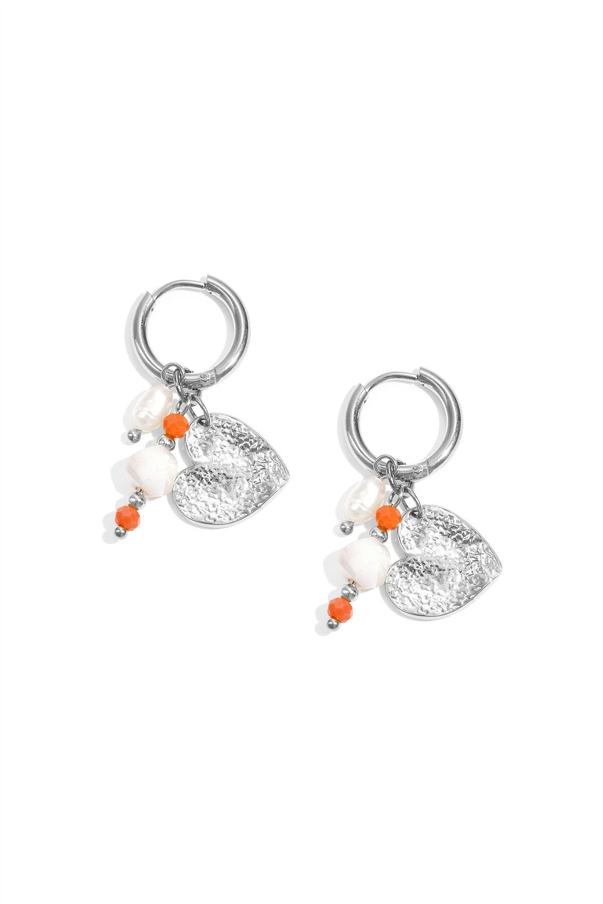 Boucles d'oreilles avec perles et breloque en forme de cœur
