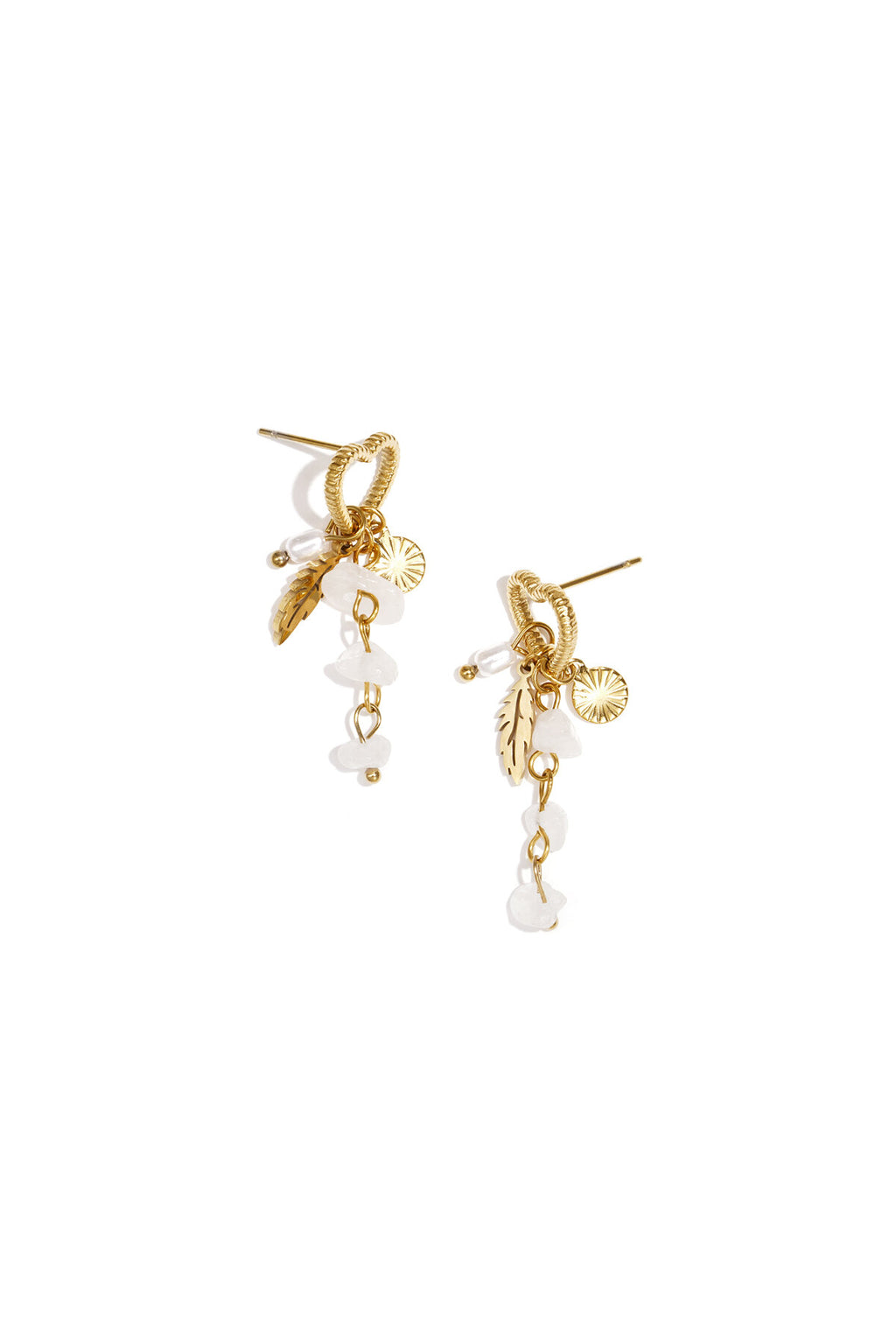 Boucles d'oreilles en forme de cœur avec pendentif en perle, pierres blanches et plume