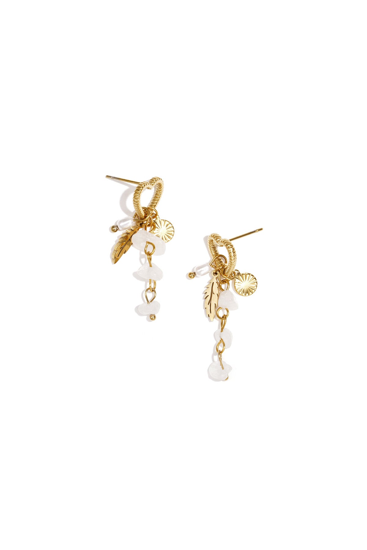 Boucles d'oreilles en forme de cœur avec pendentif en perle, pierres blanches et plume