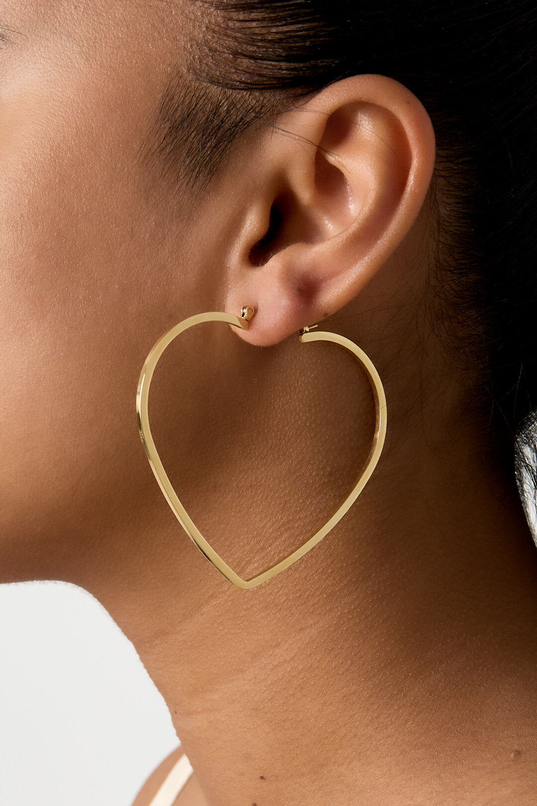 Boucles d'oreilles créoles minimalistes en forme de cœur
