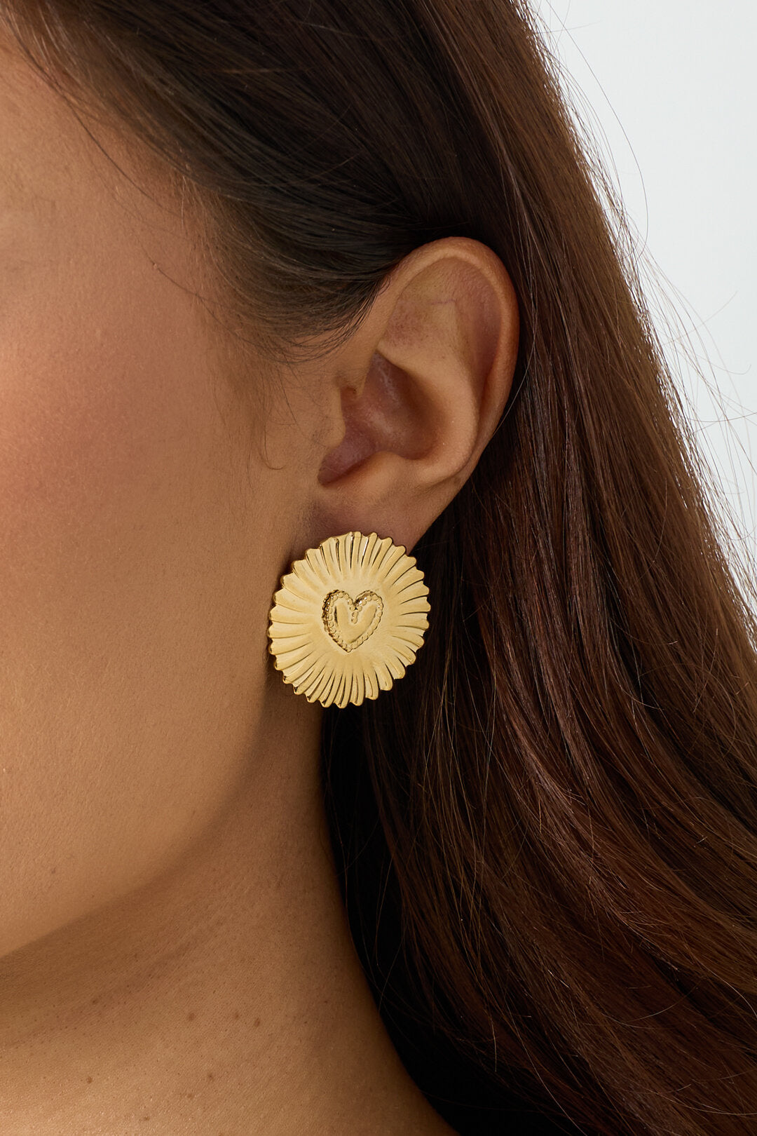 Boucles d'oreilles pendantes scintillantes en forme de pièce de cœur