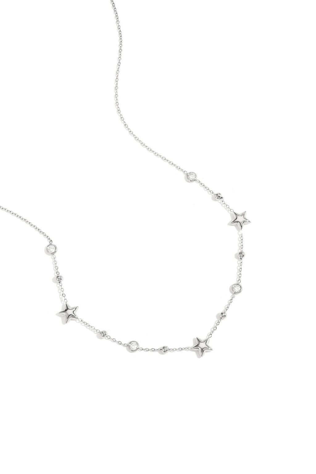 Collier orné d'étoiles et de pierres