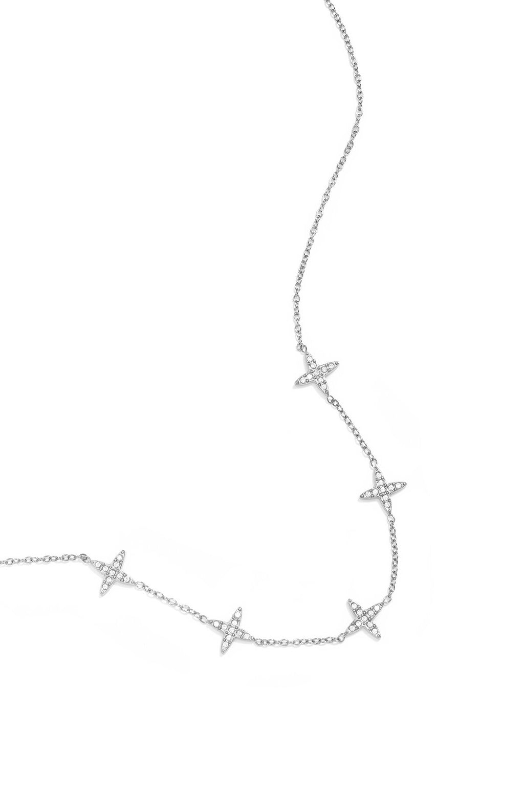 Collier à motif de trèfle et trèfles incrustés