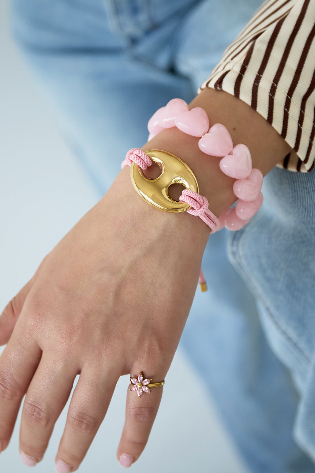 Bracelet en cordon de satin avec détail de bouton