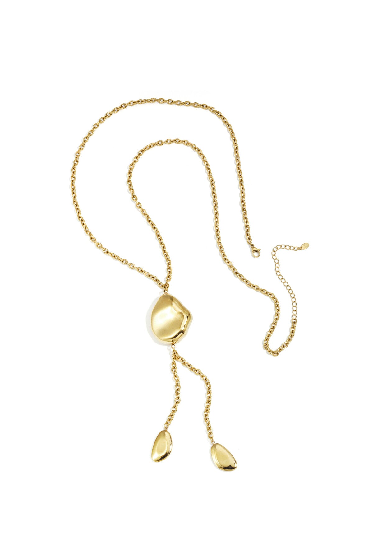 Long collier de perles aux formes organiques