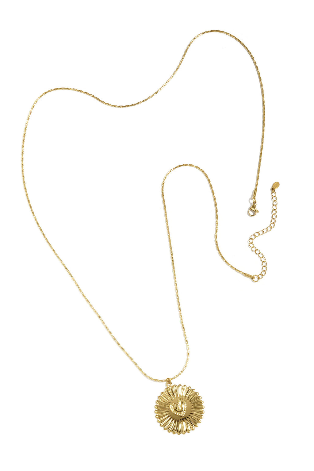 Collier à détails plats et grand pendentif
