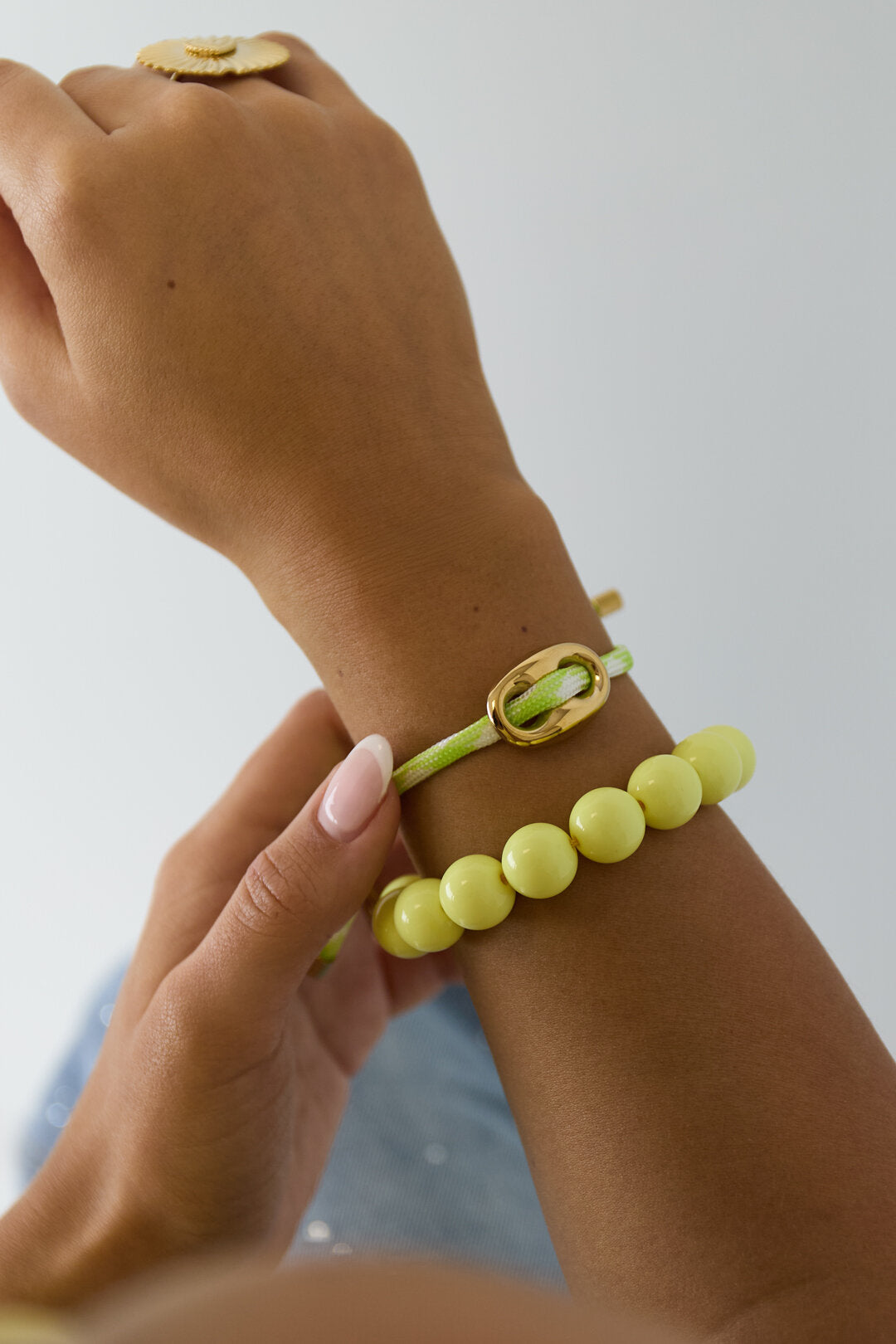 Bracelet avec détail de bouton