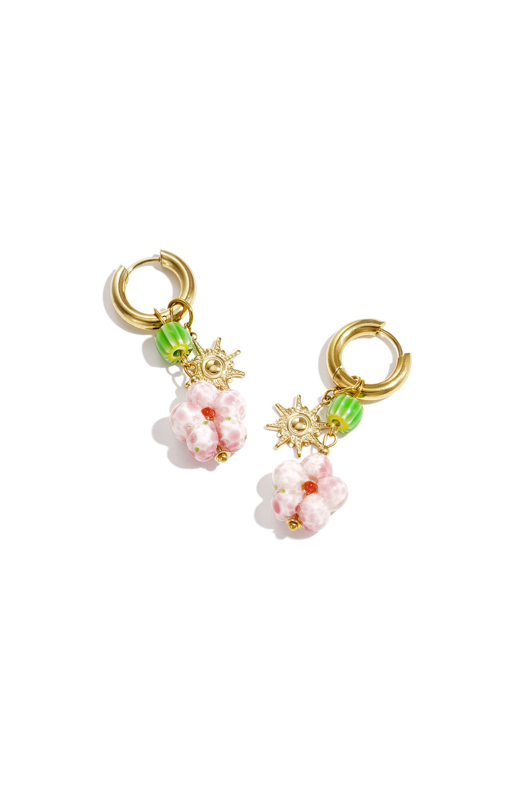 Boucles d'oreilles avec pendentifs perlés et breloque soleil