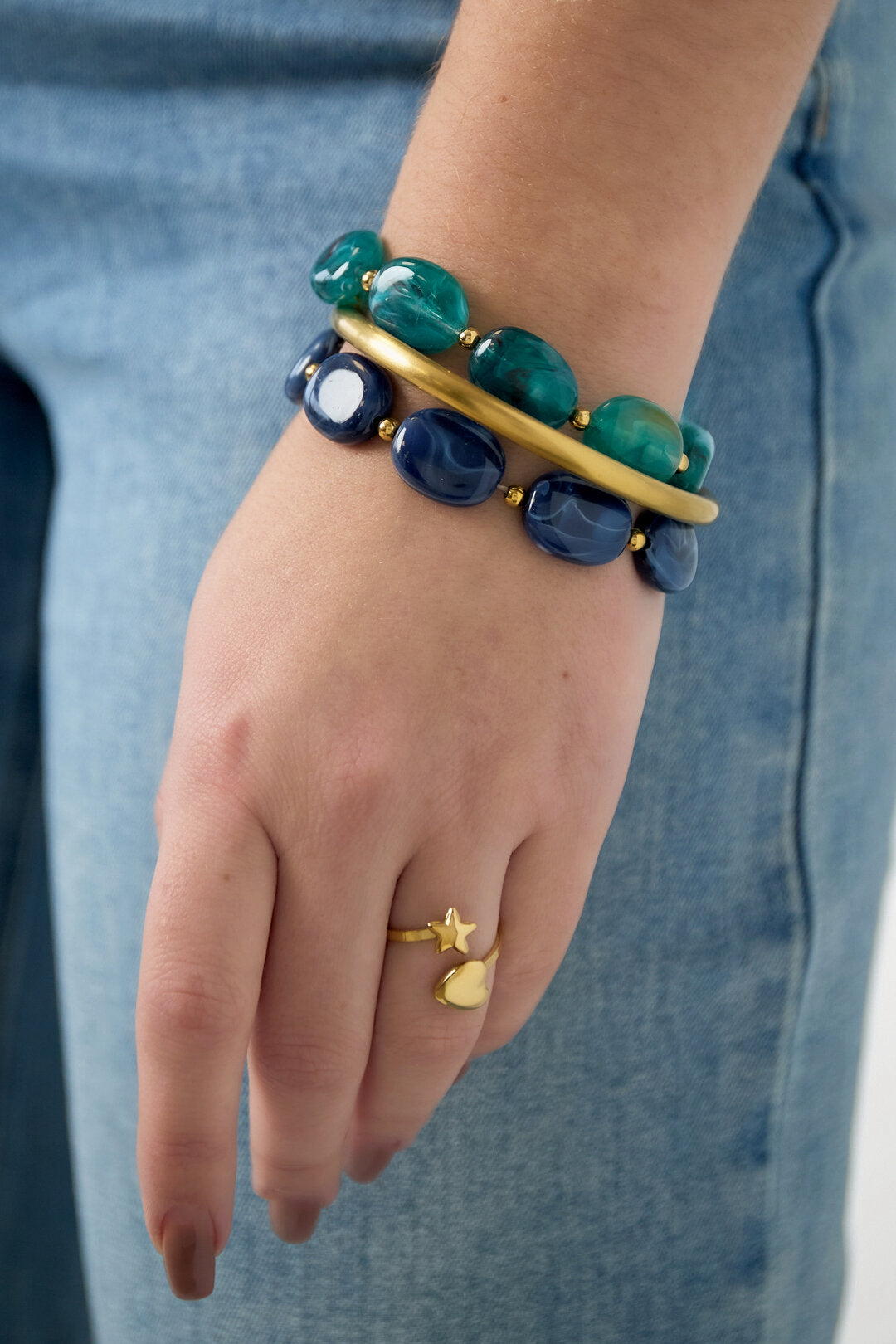 Bracelet de perles ovales et dorées