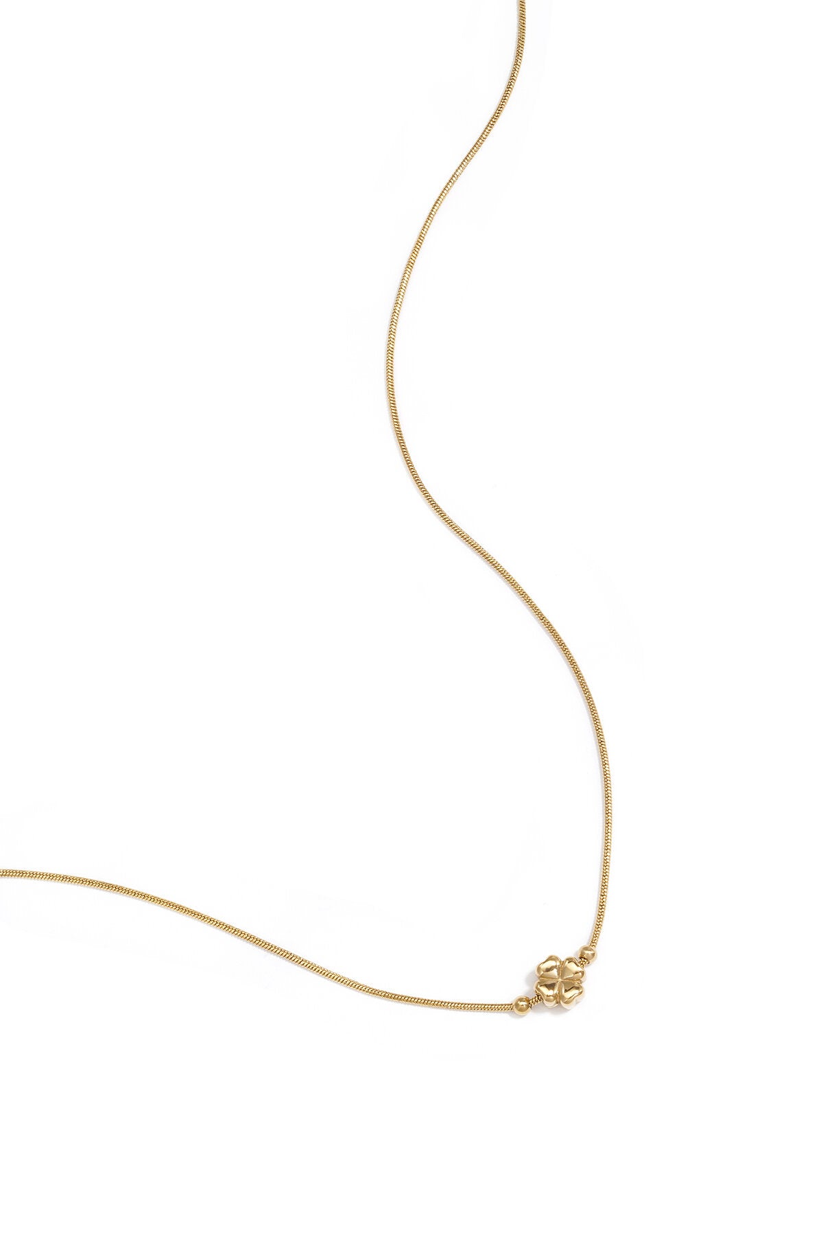 Collier minimaliste avec un trèfle