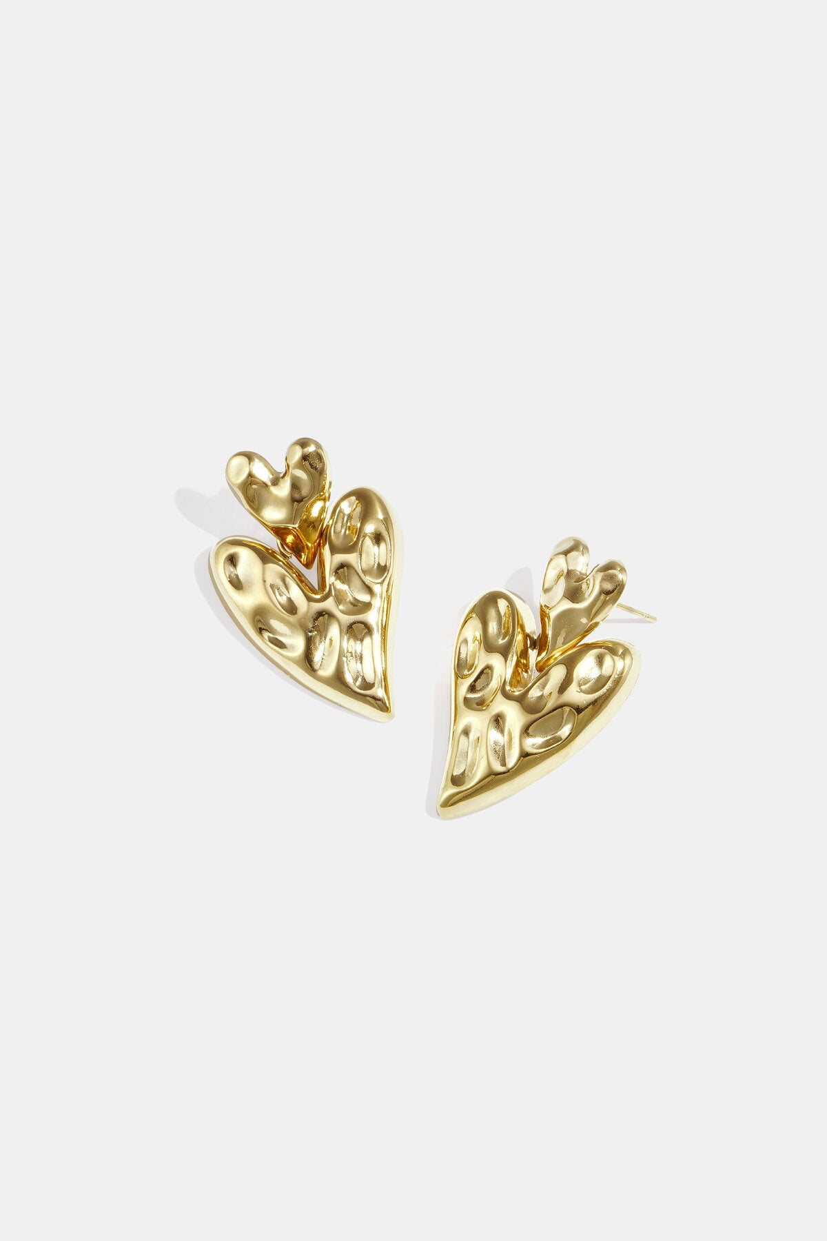 Boucles d'oreilles en forme de cœur superposées