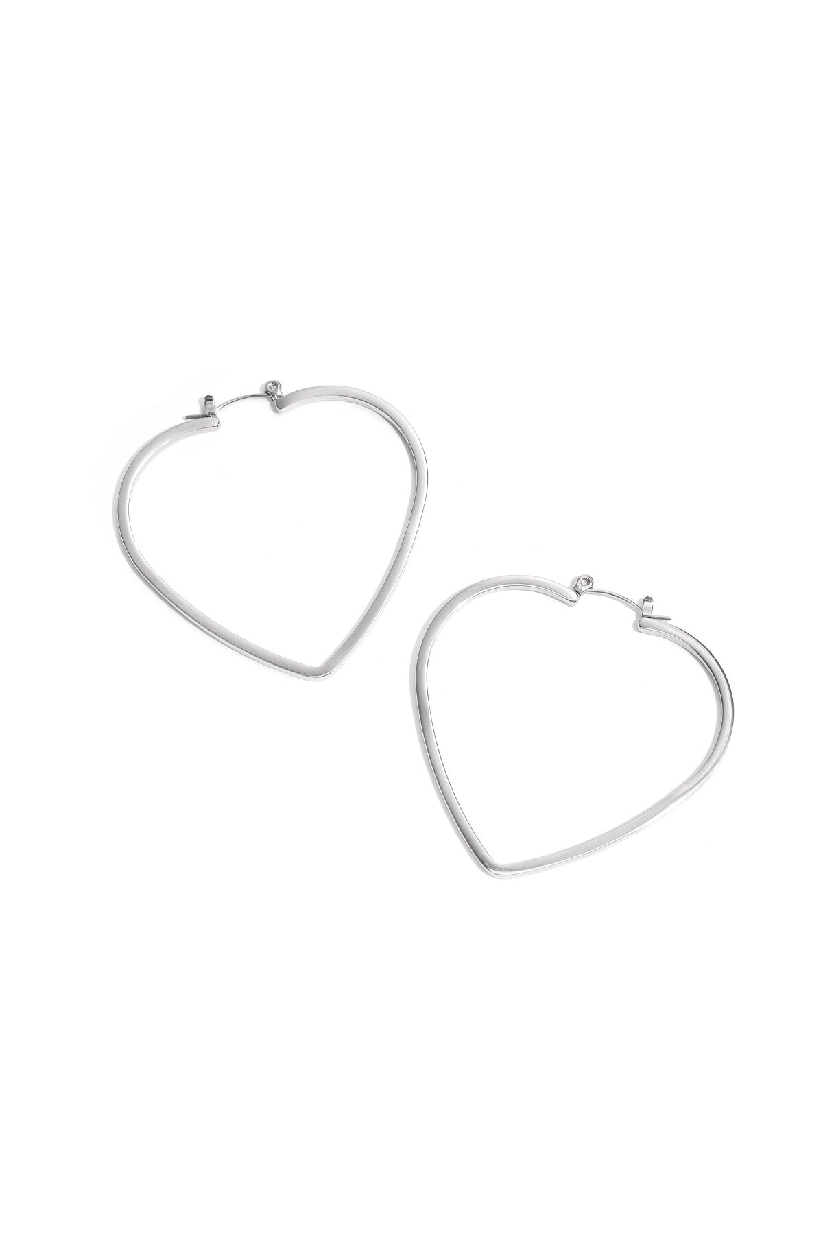 Boucles d'oreilles créoles minimalistes en forme de cœur