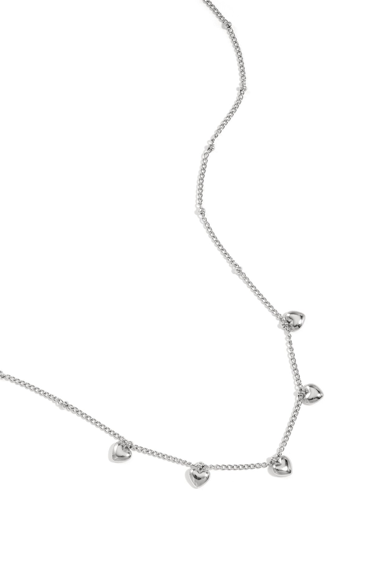 Collier minimaliste à petits cœurs