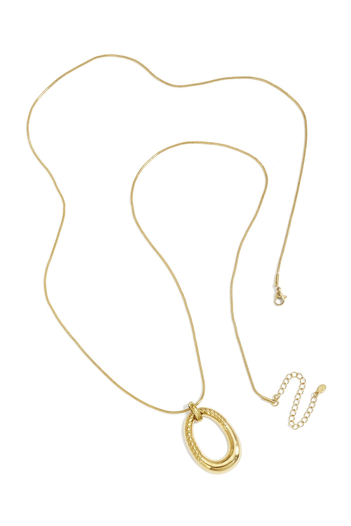 Long collier avec pendentif ovale rayé