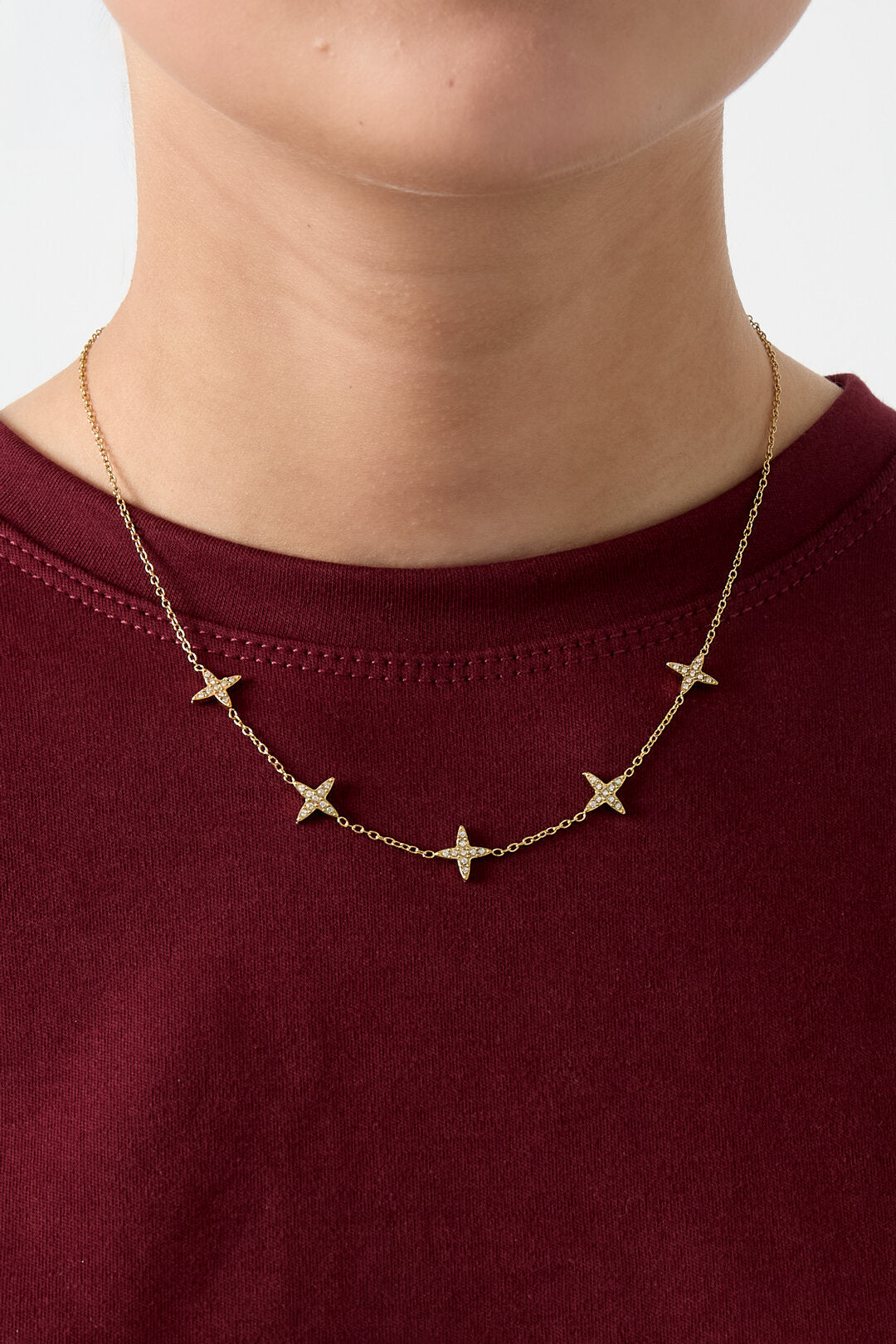 Collier à motif de trèfle et trèfles incrustés
