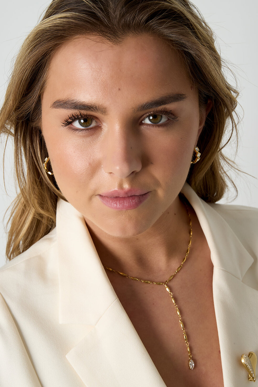 Boucles d'oreilles avec pierres alternées