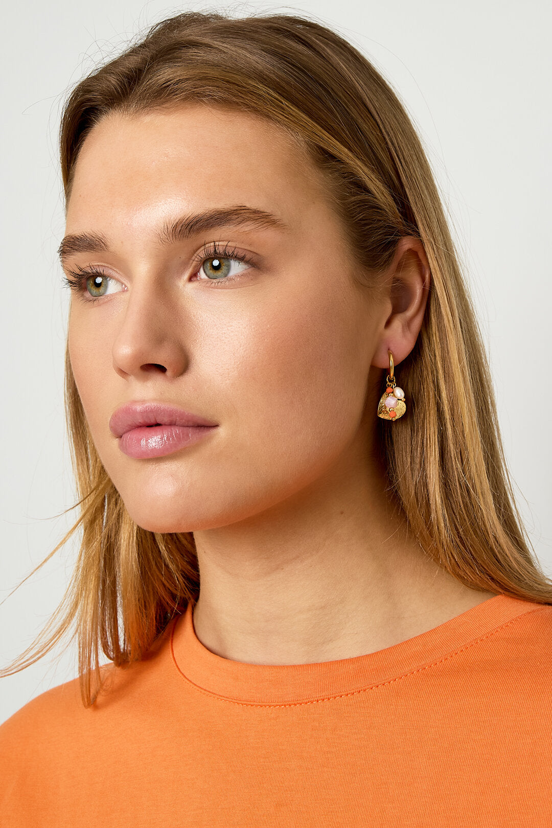 Boucles d'oreilles avec perles et breloque en forme de cœur