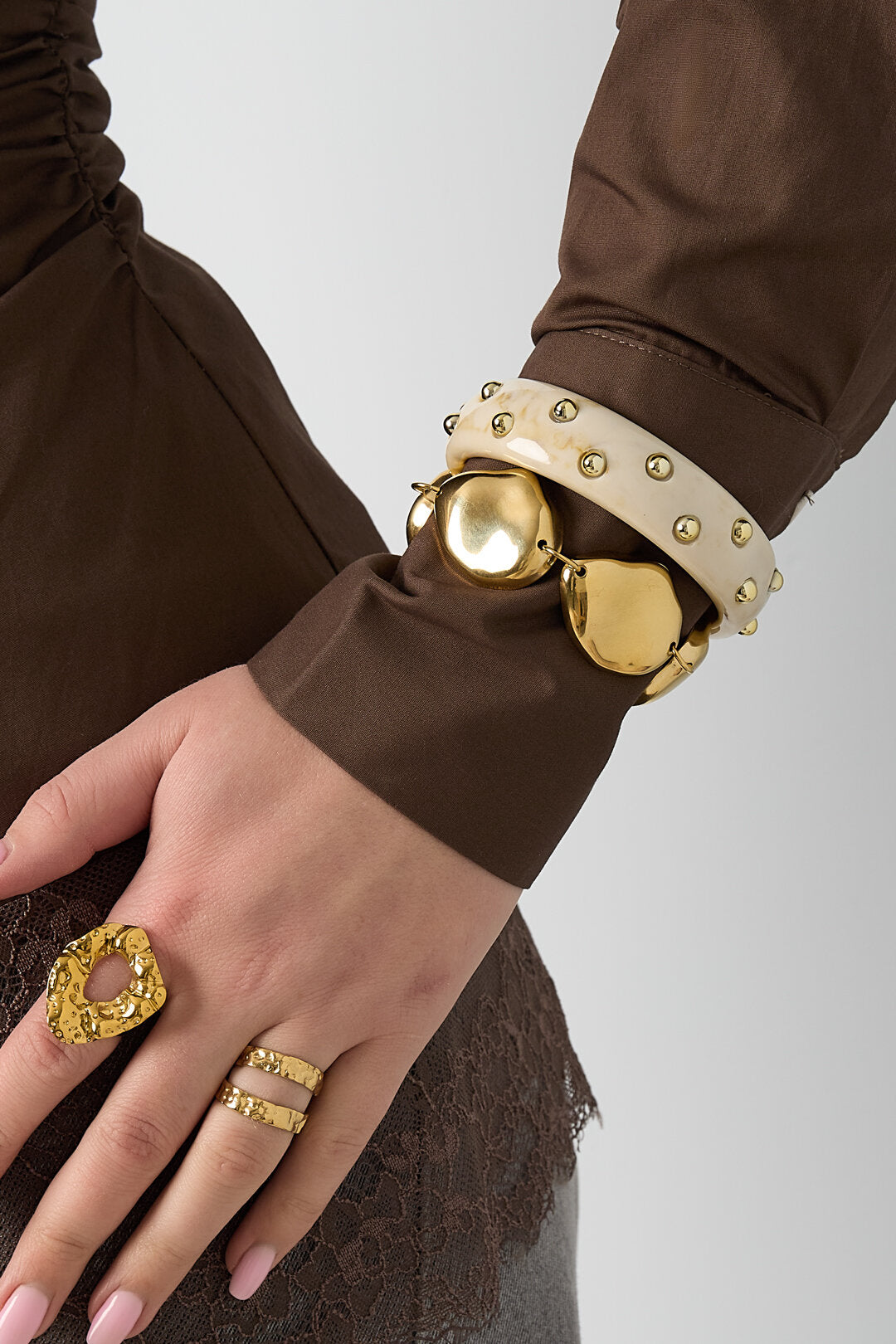 Collier avec perles rustiques asymétriques