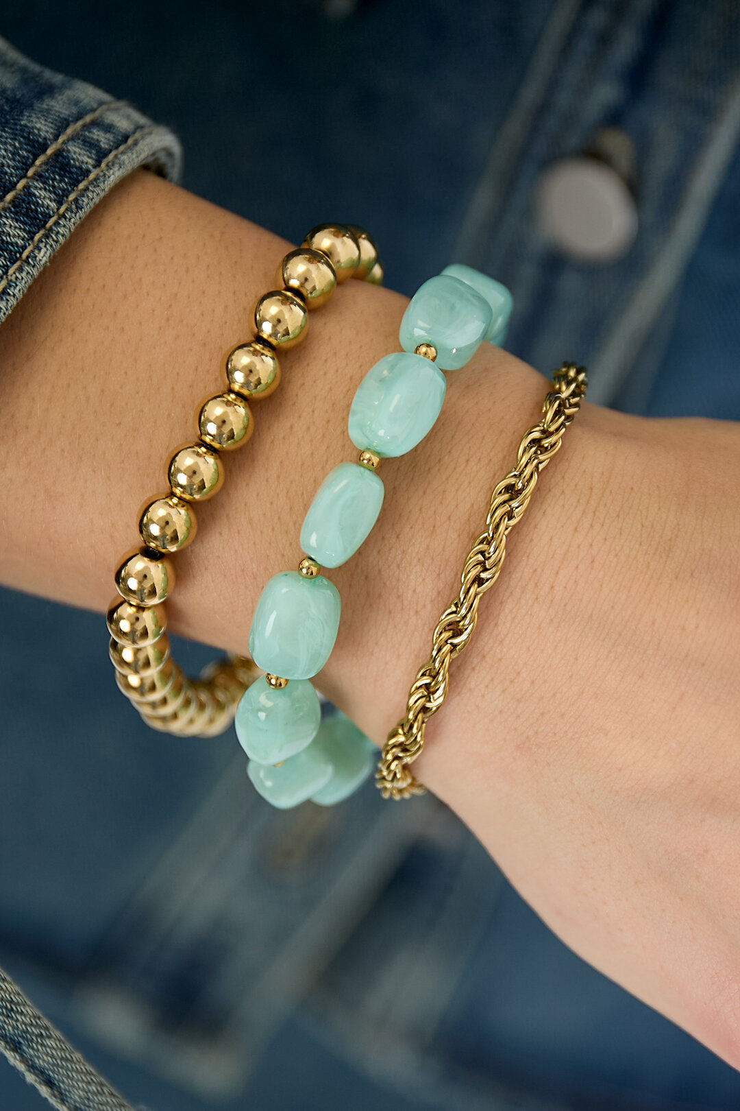 Bracelet composé de perles asymétriques
