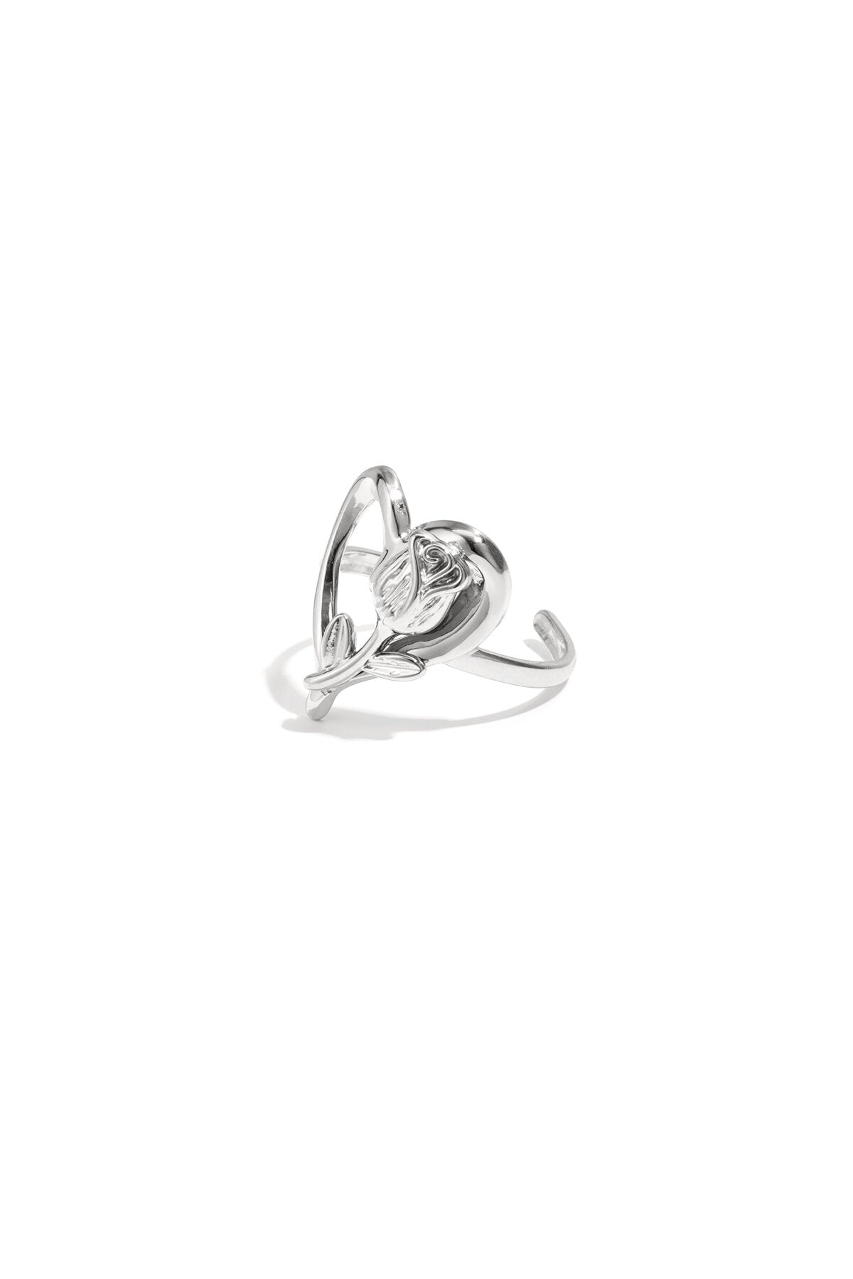 Bague avec une rose sur le cœur