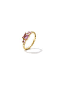 Bague ornée de pierres carrées