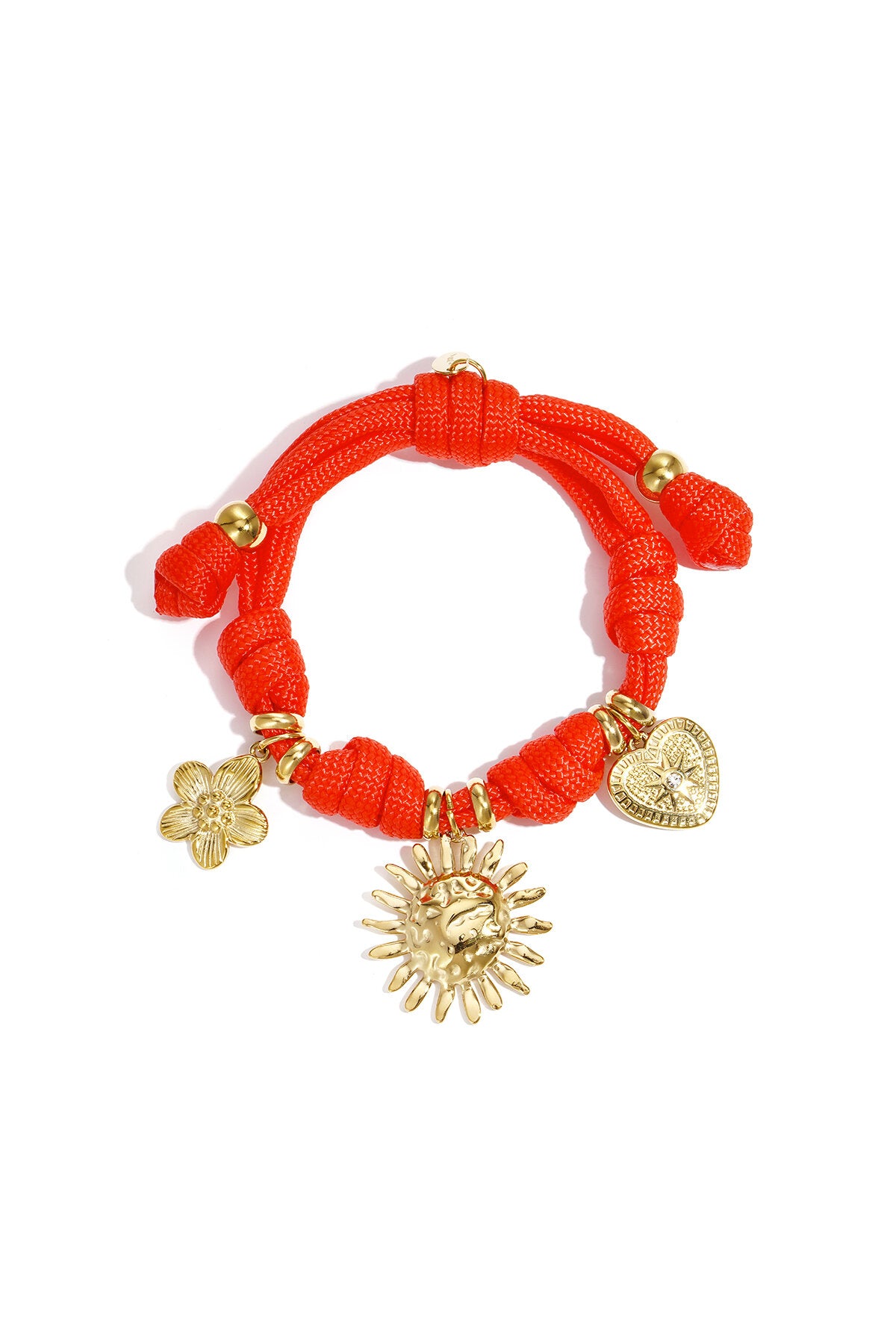 Bracelet en corde avec nœuds et breloques diverses