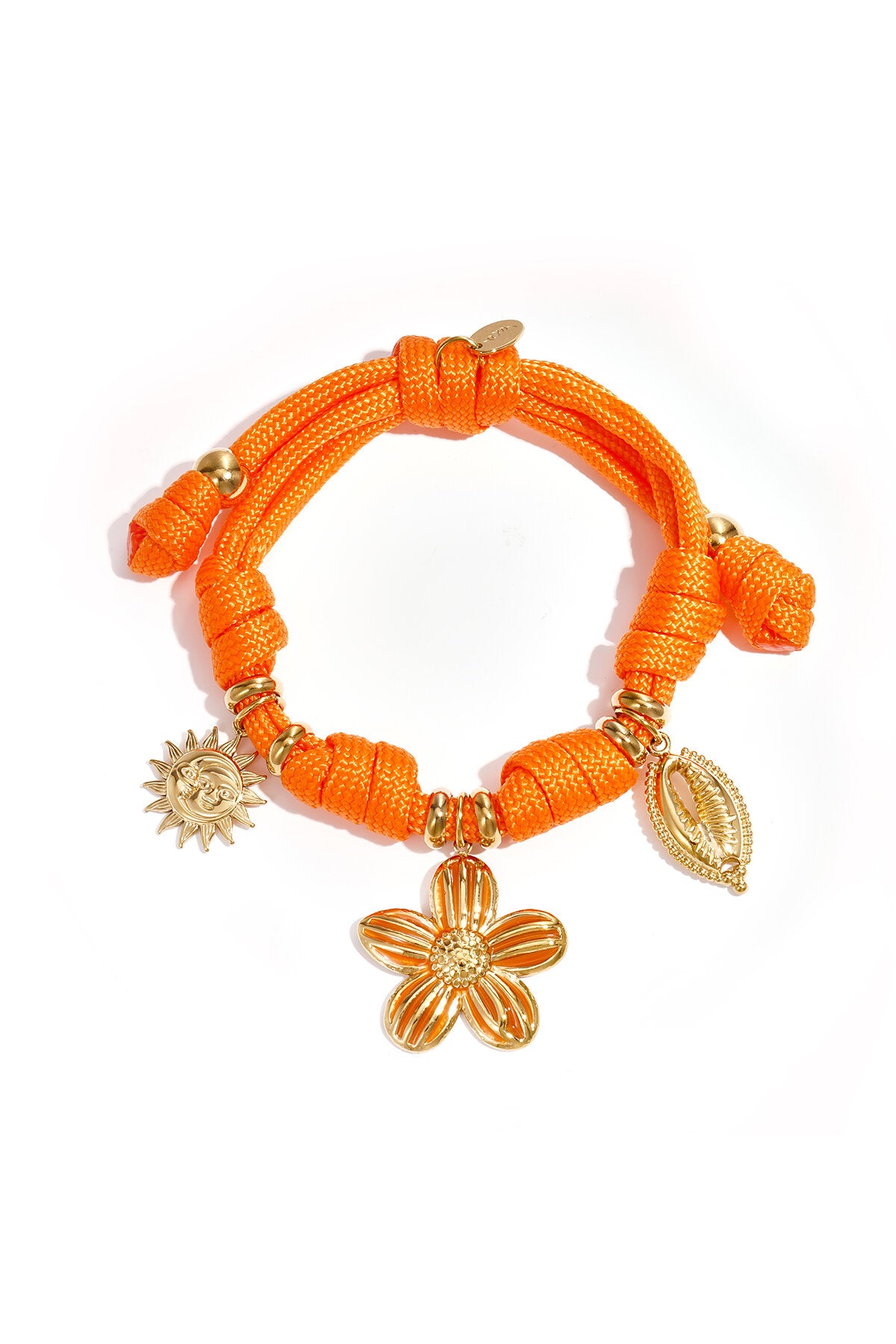 Bracelet en corde avec nœuds et breloques diverses