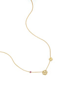 Collier orné de trèfles et de pierres colorées