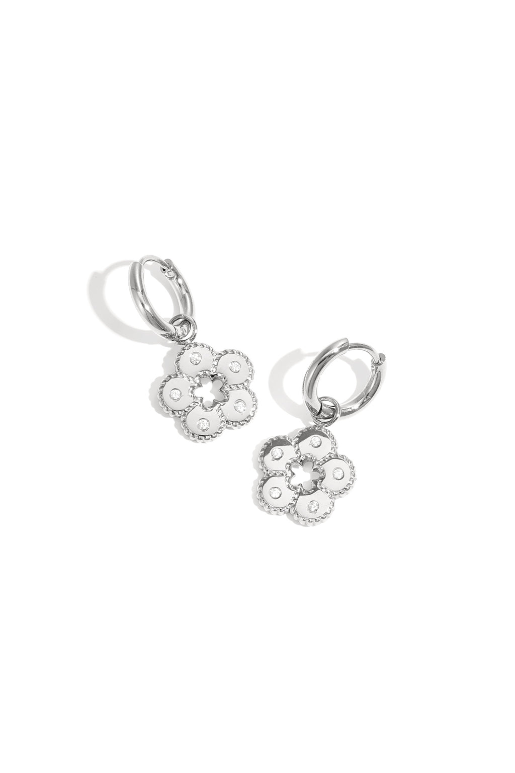 Boucles d'oreilles ornées de pierres en forme de fleur