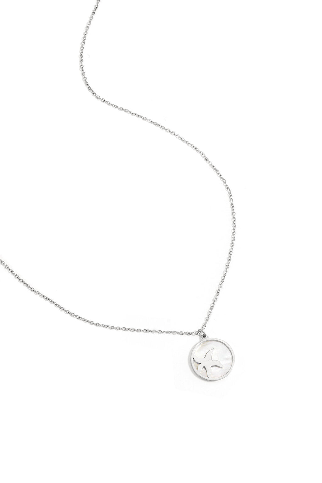 Collier avec étoile de mer en cercle