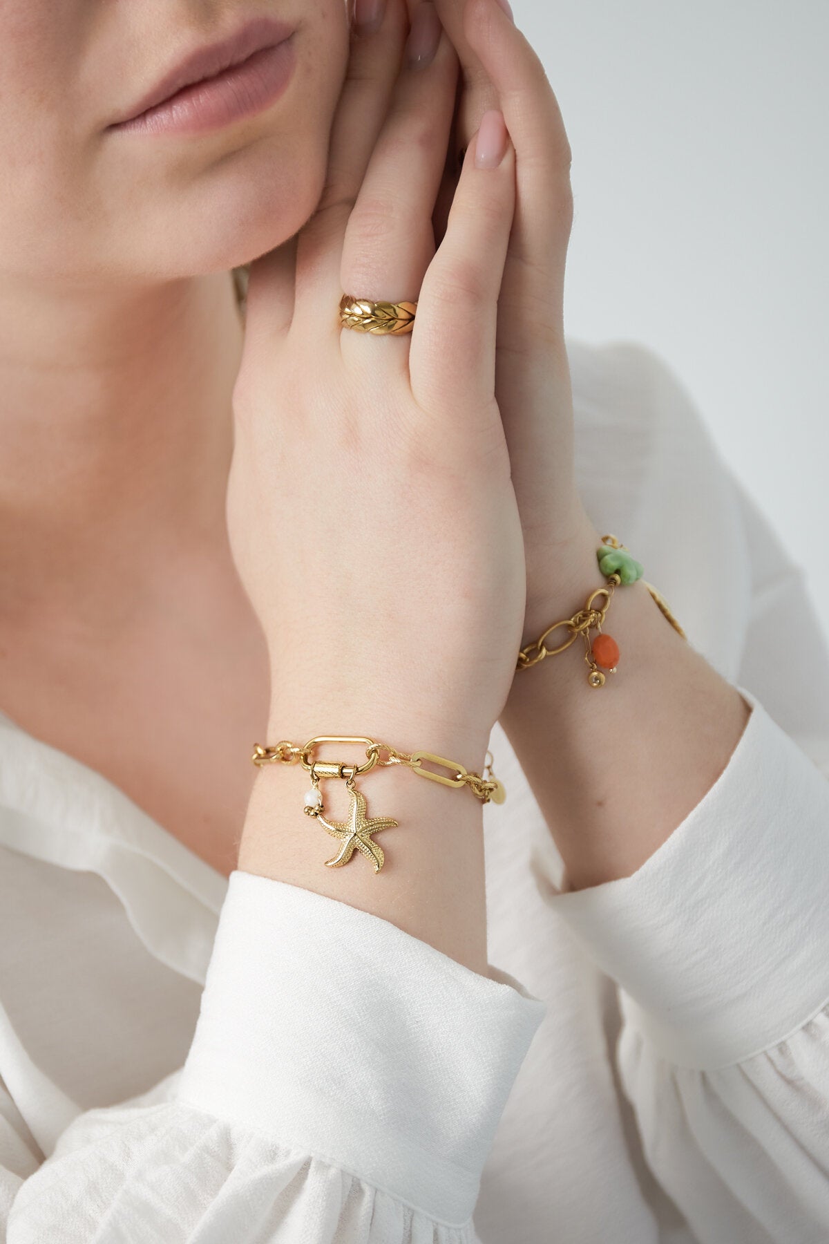 bracelet étoile de mer dans la mer