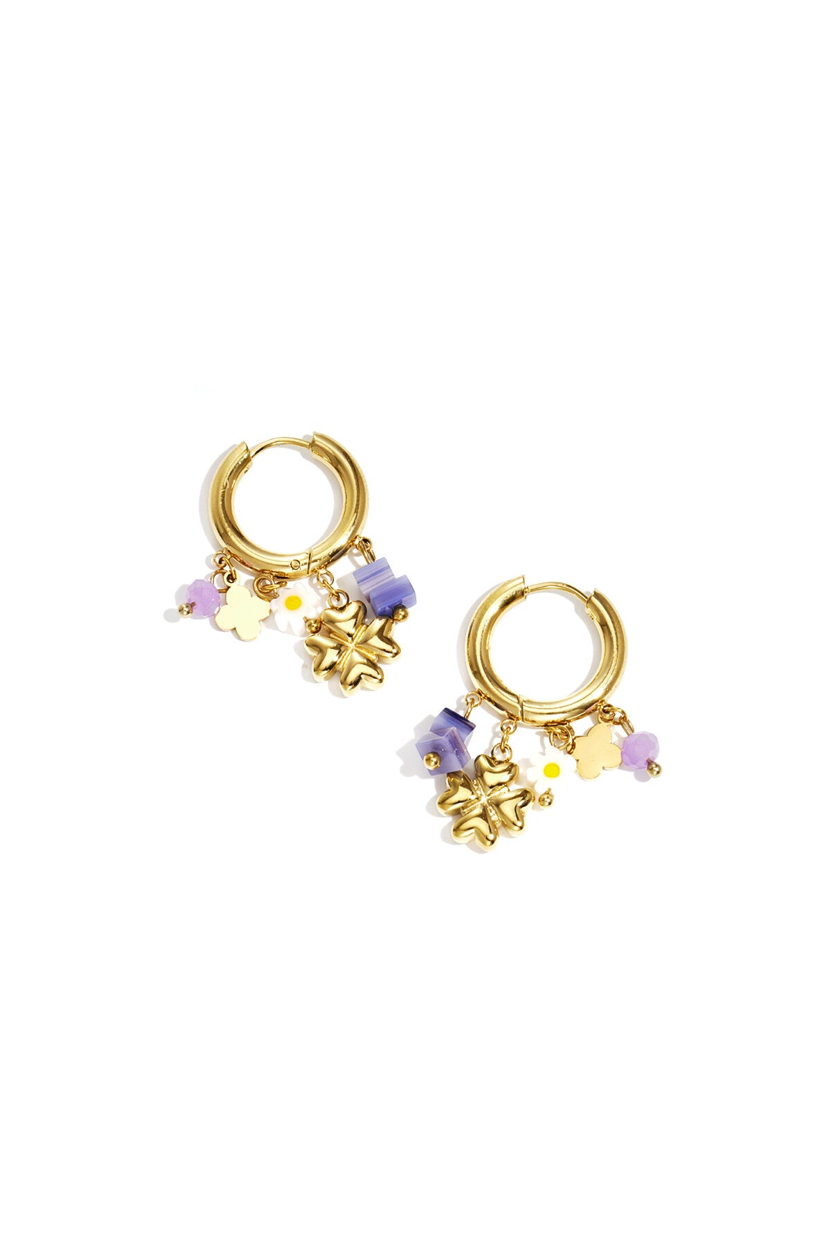 Petites boucles d'oreilles créoles avec chaînette et perles