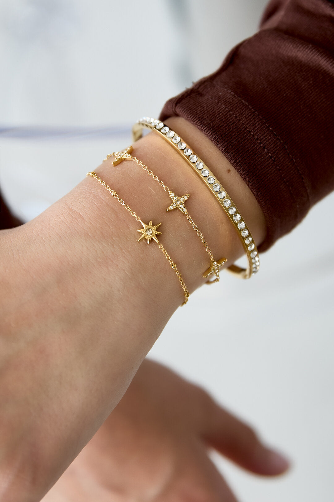 Bracelet à motif de trèfle et trèfles incrustés