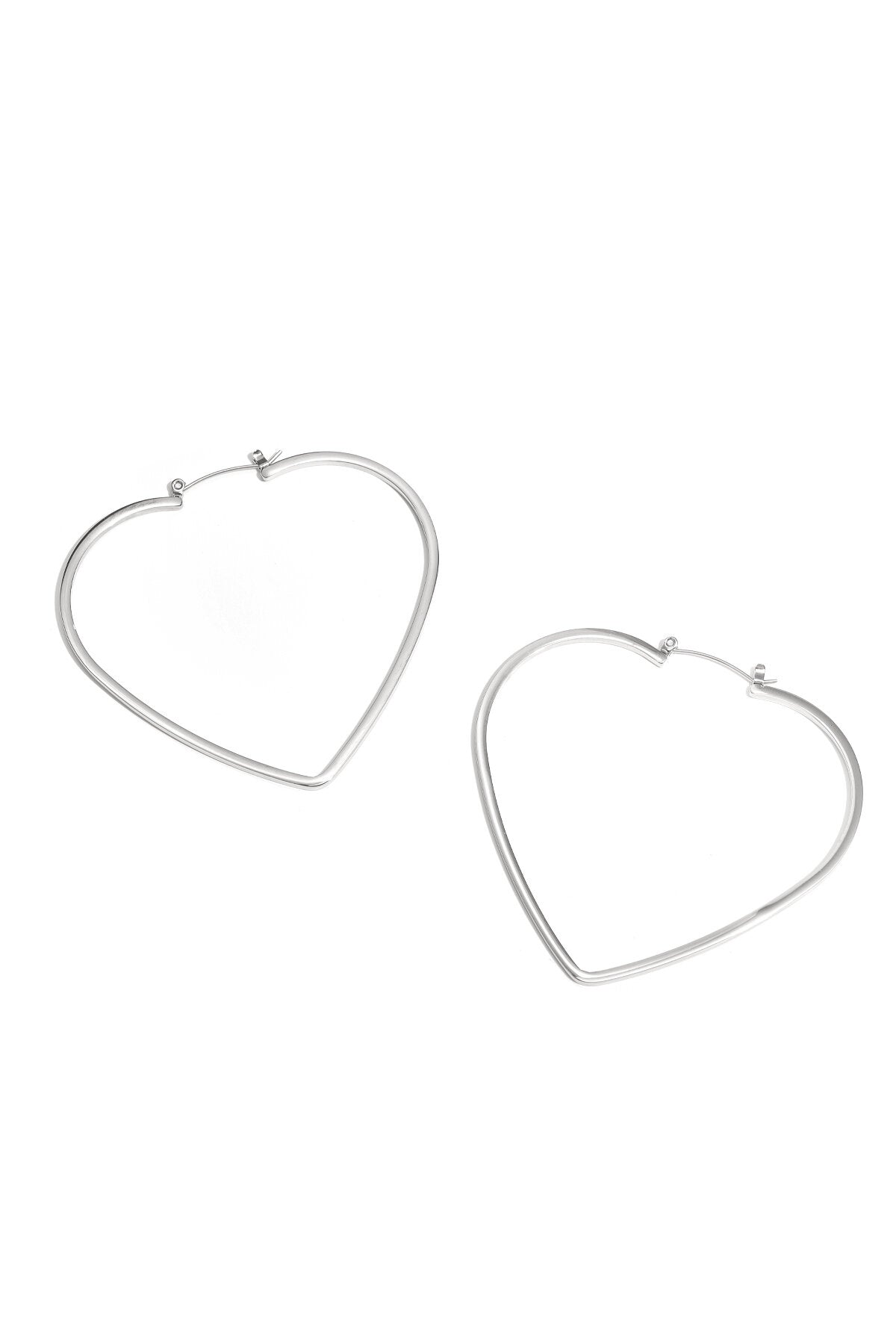 Boucles d'oreilles créoles minimalistes en forme de cœur