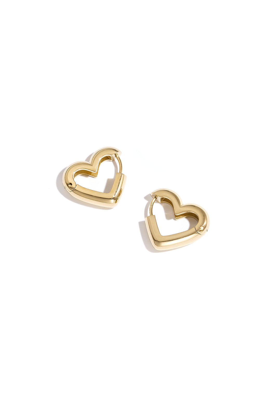 Boucles d'oreilles créoles en forme de cœur disponibles en trois tailles