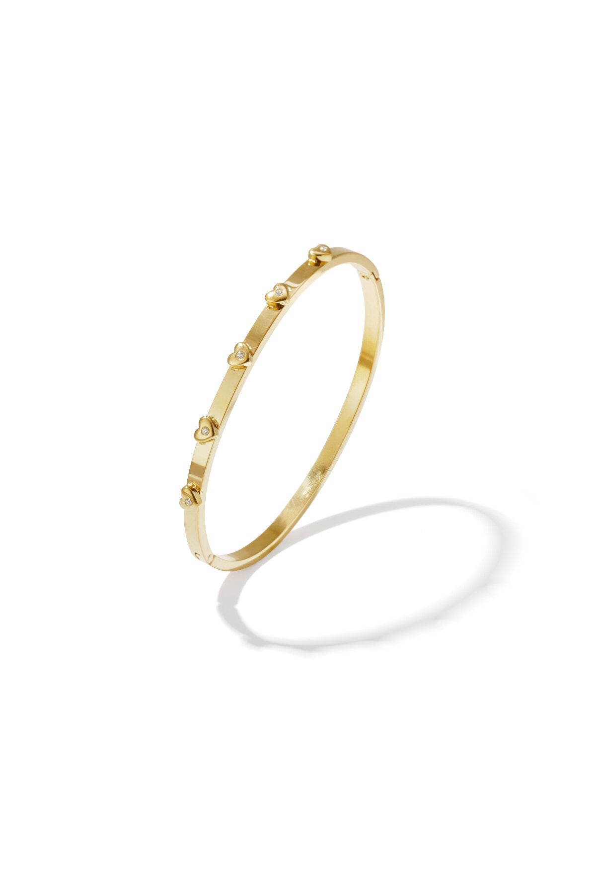 Bracelet orné de motifs en forme de cœur