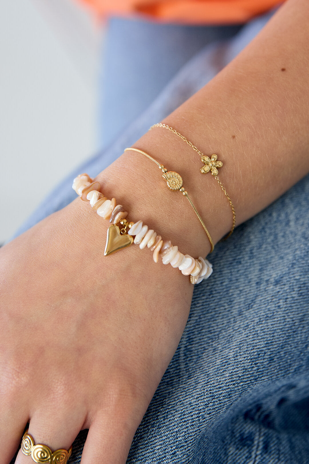 Bracelet minimaliste avec coquillage en spirale