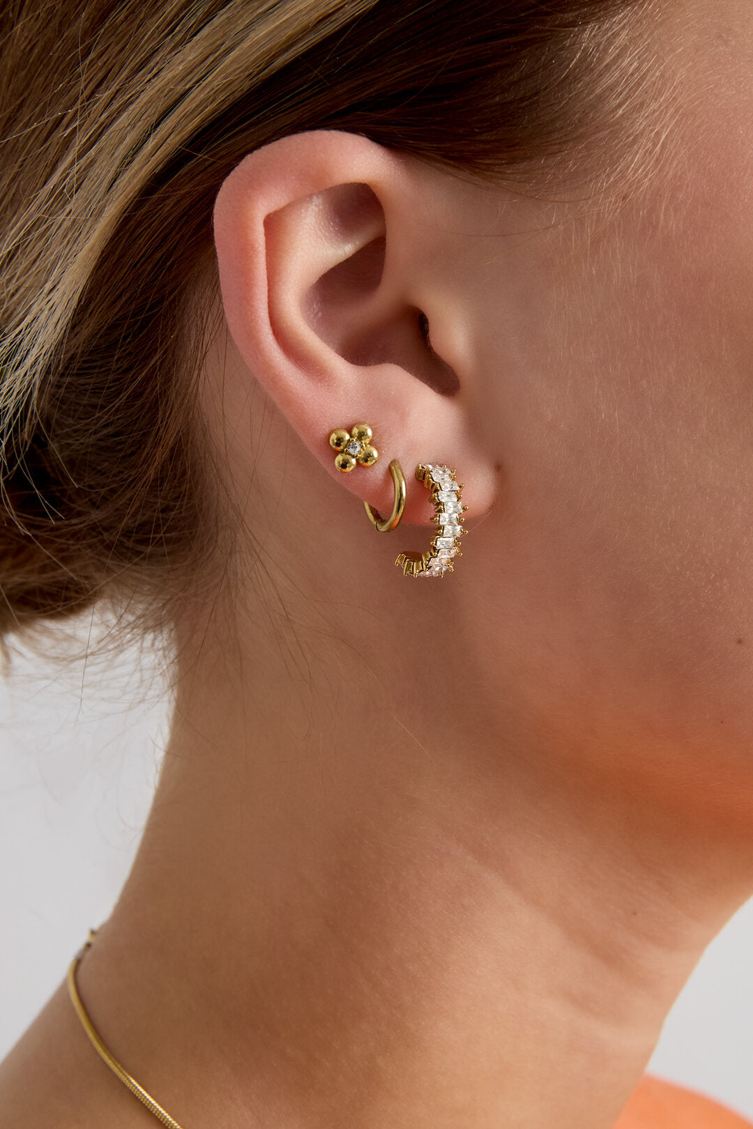 Boucles d'oreilles ornées de pierres en zigzag