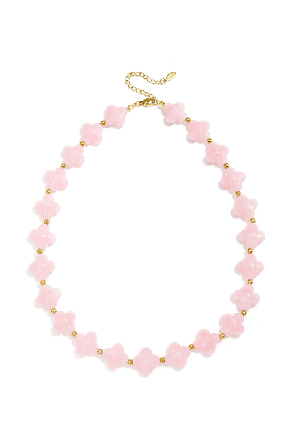 Collier de perles avec des perles en forme de trèfle